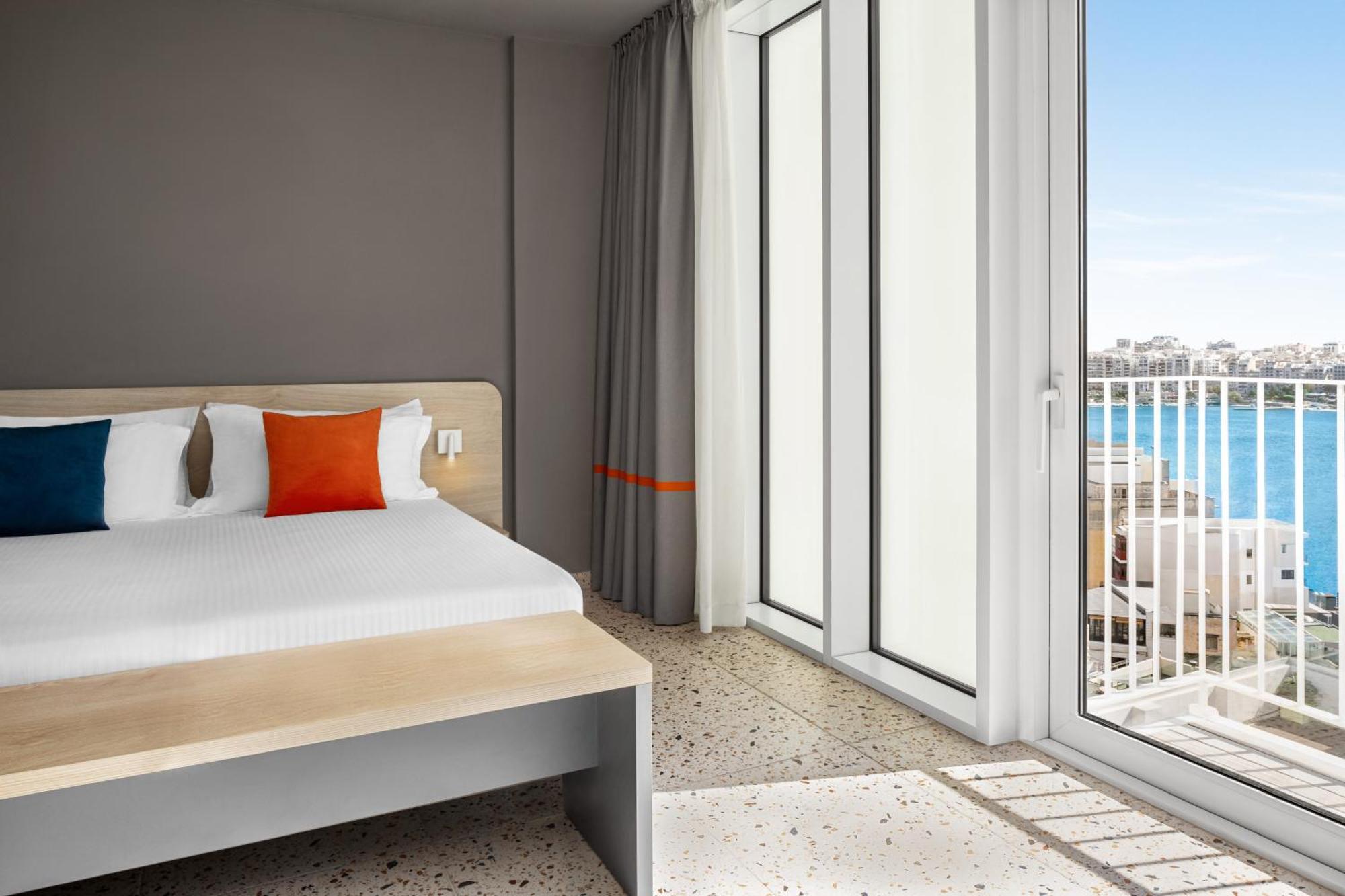 Quadro Hotel, Trademark Collection By Wyndham Saint Julian's Eksteriør billede