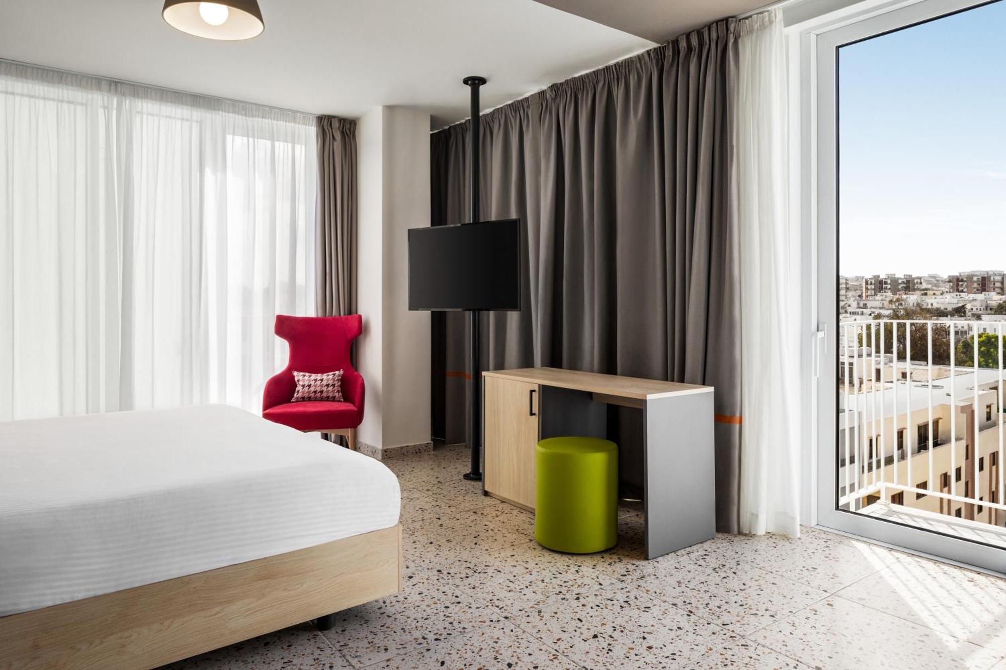 Quadro Hotel, Trademark Collection By Wyndham Saint Julian's Eksteriør billede