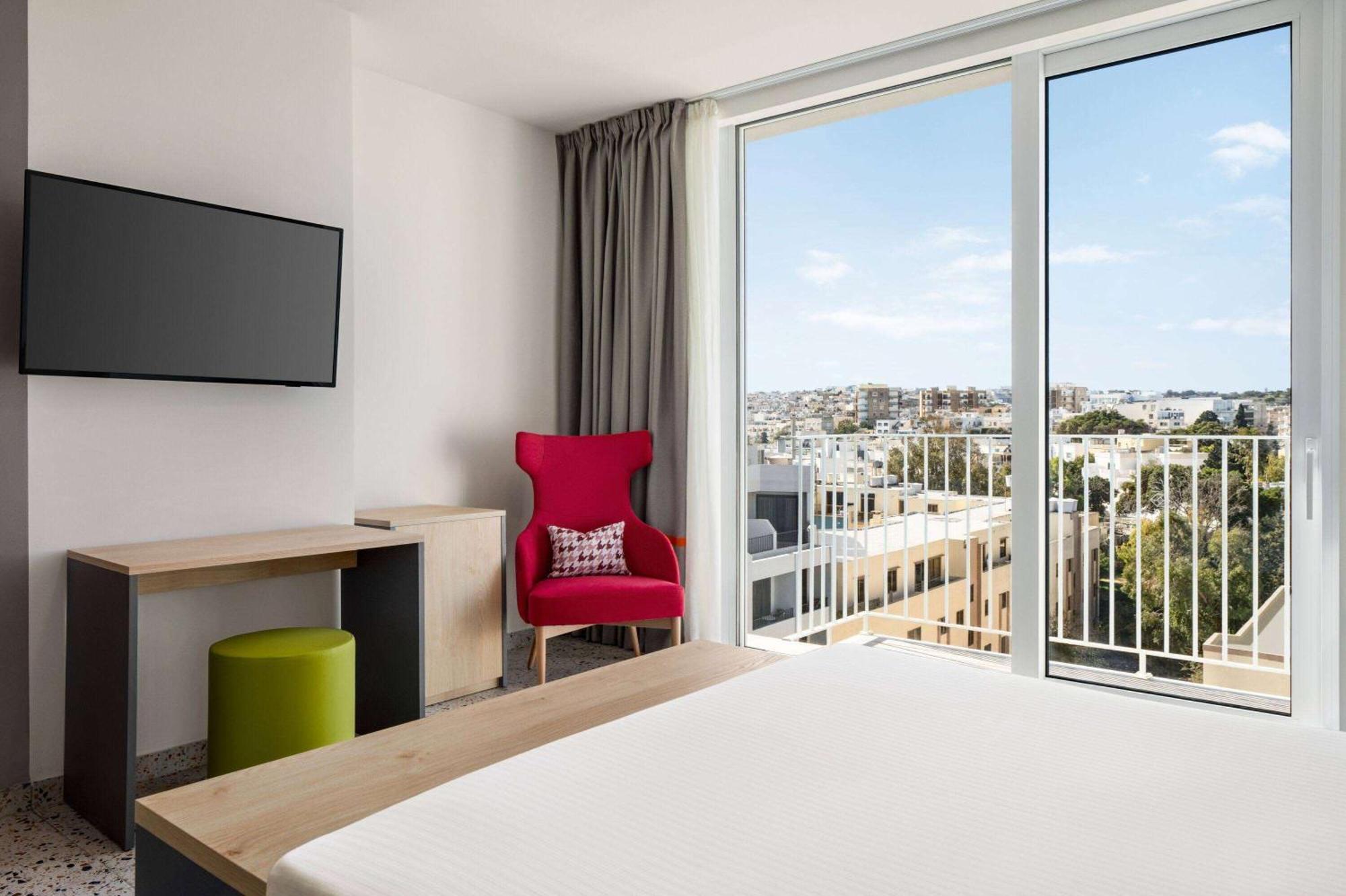 Quadro Hotel, Trademark Collection By Wyndham Saint Julian's Eksteriør billede