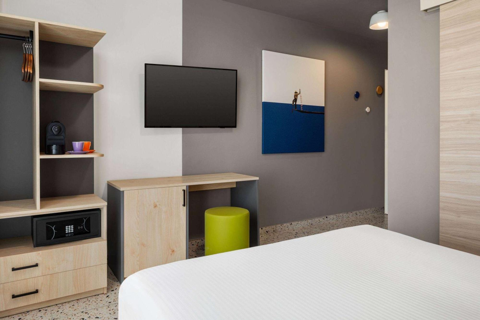 Quadro Hotel, Trademark Collection By Wyndham Saint Julian's Eksteriør billede