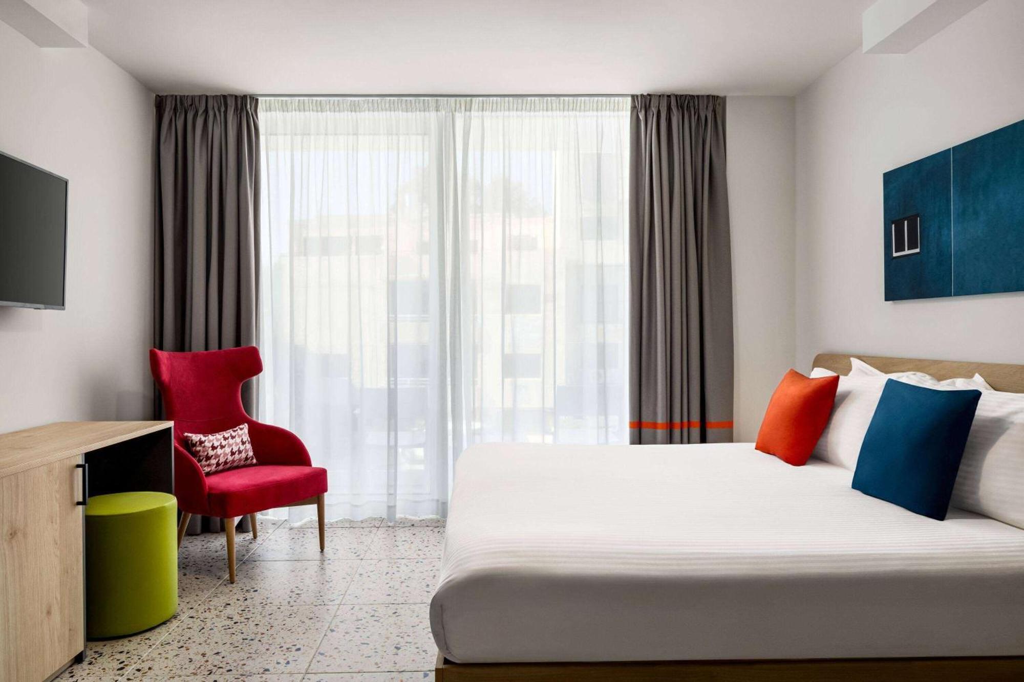 Quadro Hotel, Trademark Collection By Wyndham Saint Julian's Eksteriør billede