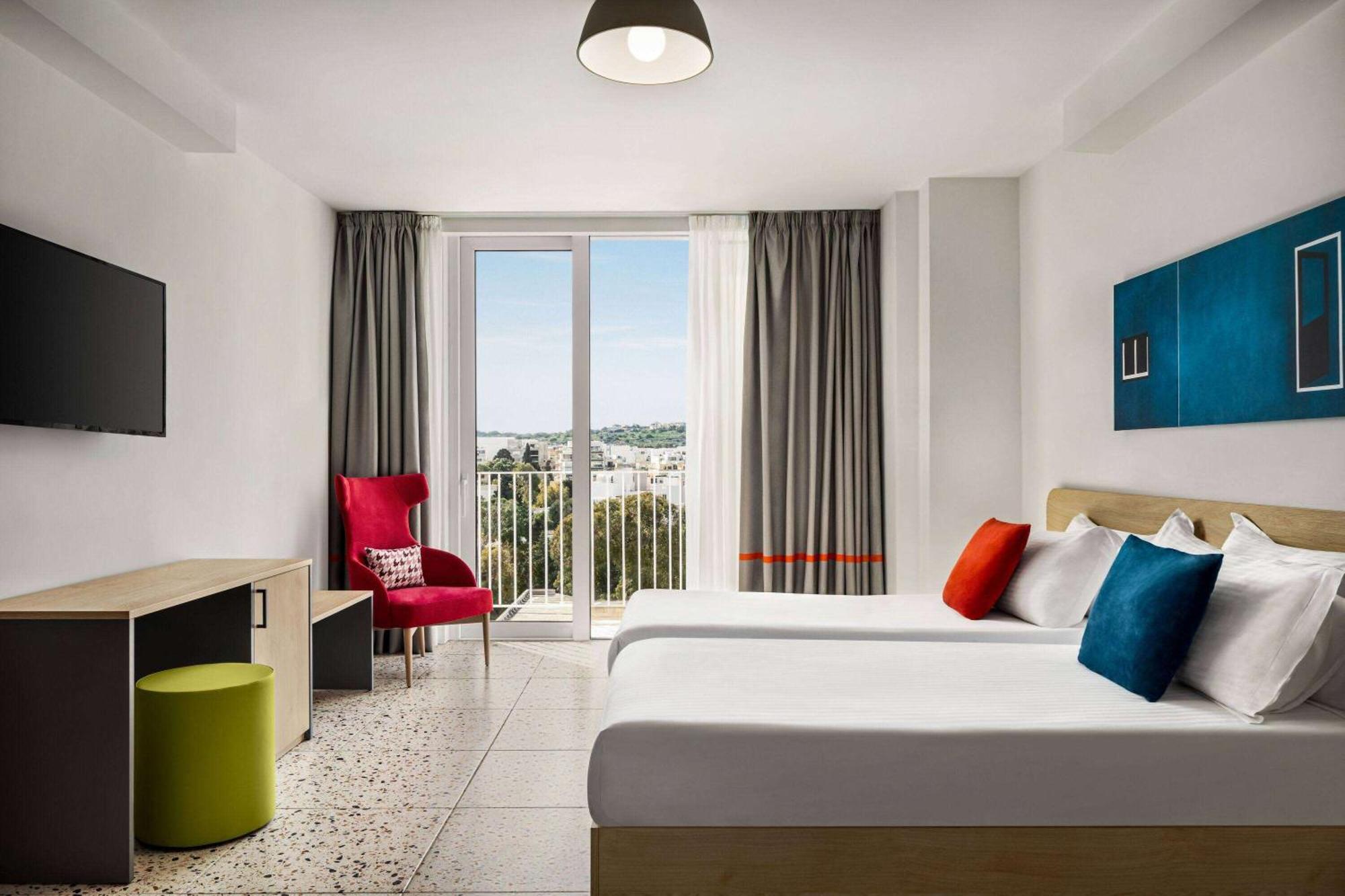 Quadro Hotel, Trademark Collection By Wyndham Saint Julian's Eksteriør billede