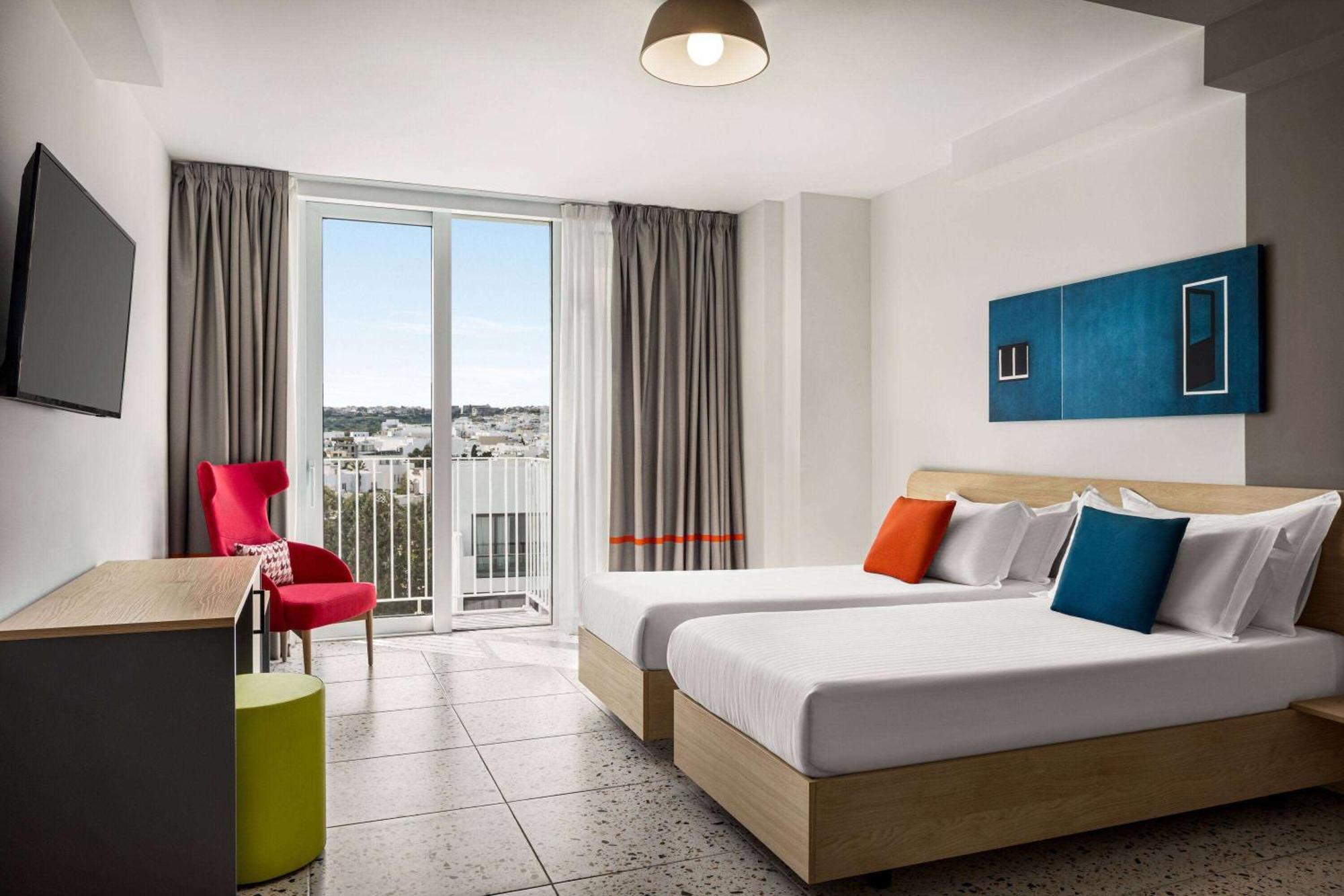Quadro Hotel, Trademark Collection By Wyndham Saint Julian's Eksteriør billede