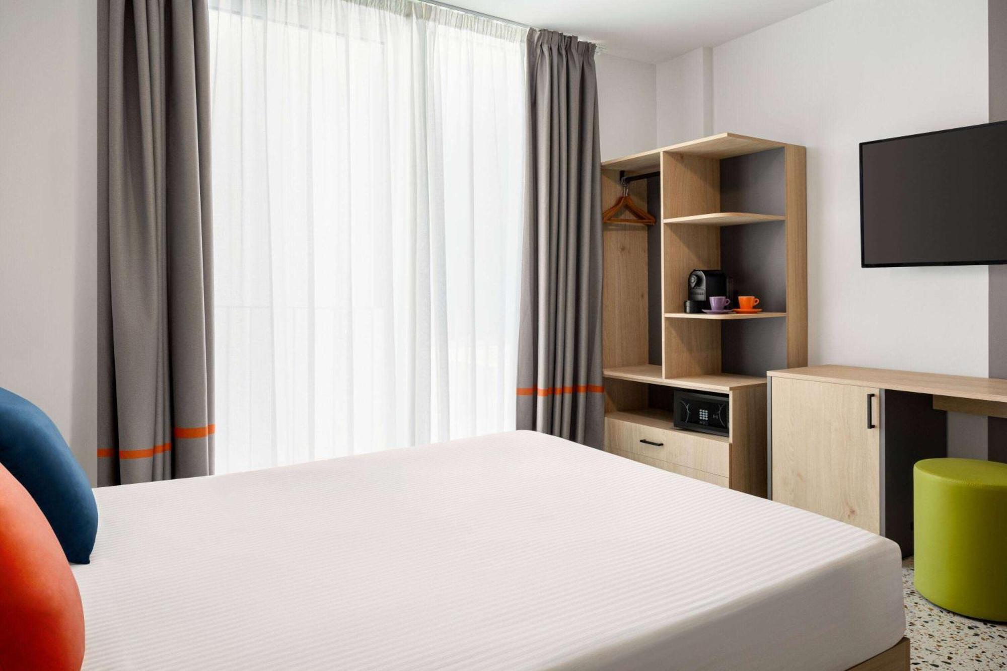 Quadro Hotel, Trademark Collection By Wyndham Saint Julian's Eksteriør billede