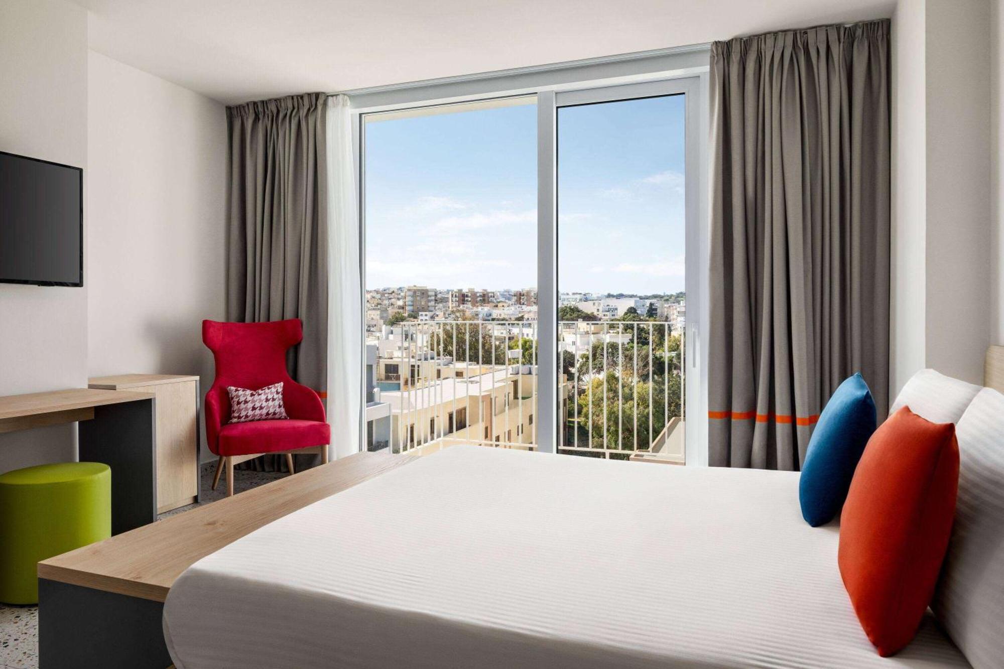 Quadro Hotel, Trademark Collection By Wyndham Saint Julian's Eksteriør billede
