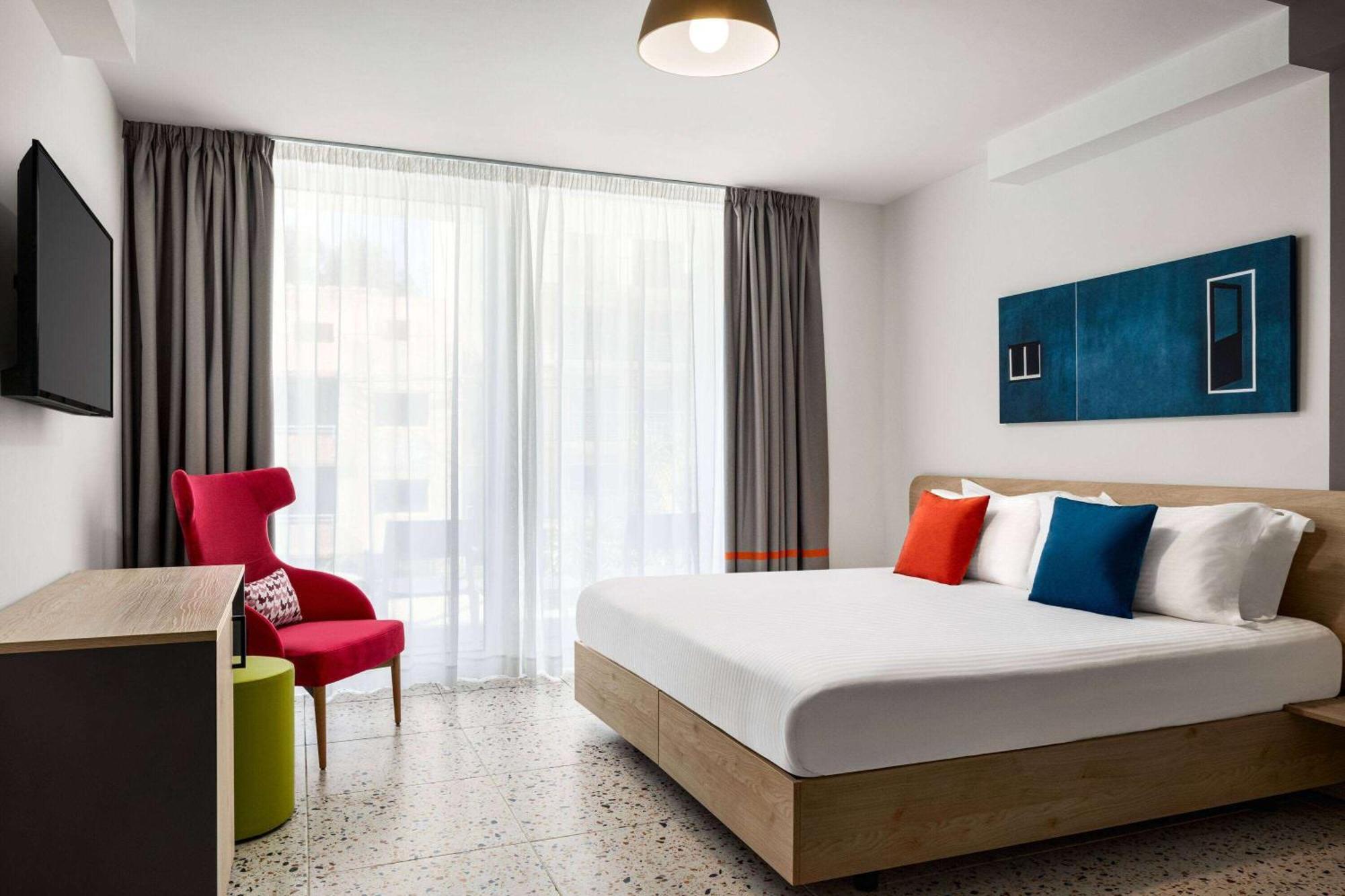Quadro Hotel, Trademark Collection By Wyndham Saint Julian's Eksteriør billede